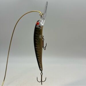 Bomber Long A Deep Black Back 25A 4 1/2" Screwtail Diving Jerkbait Fishing Lure